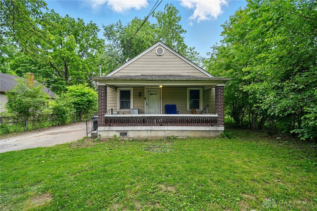 Property Photo: 3020 Seneca Street OH 45044