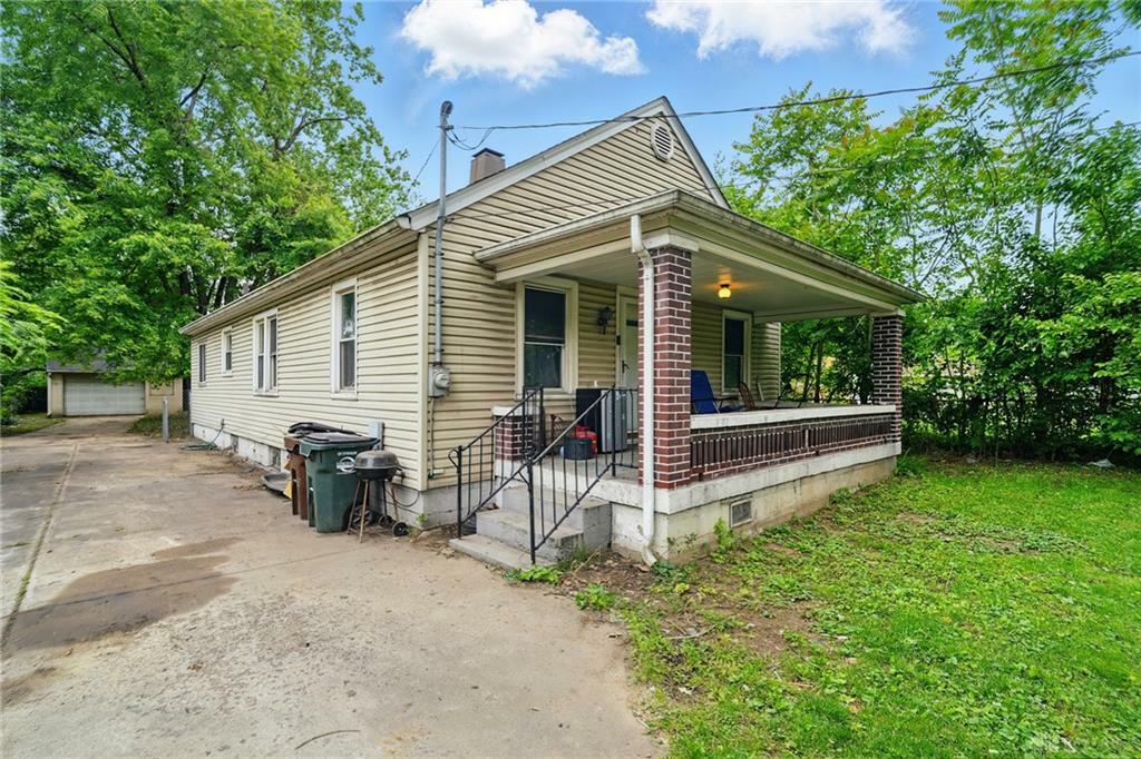 Property Photo: 3020 Seneca Street OH 45044
