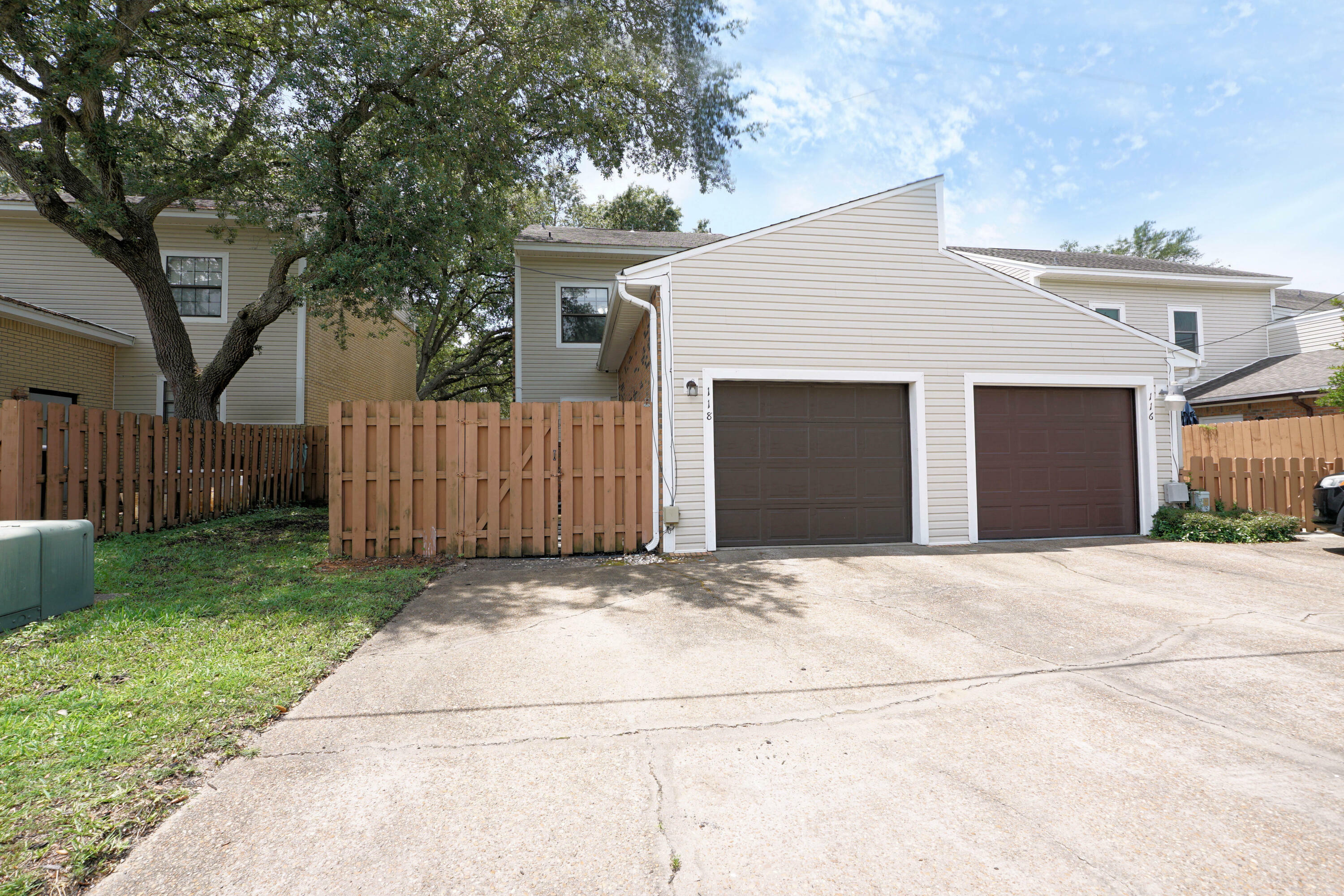 Property Photo:  118 5th Avenue 118  FL 32579 