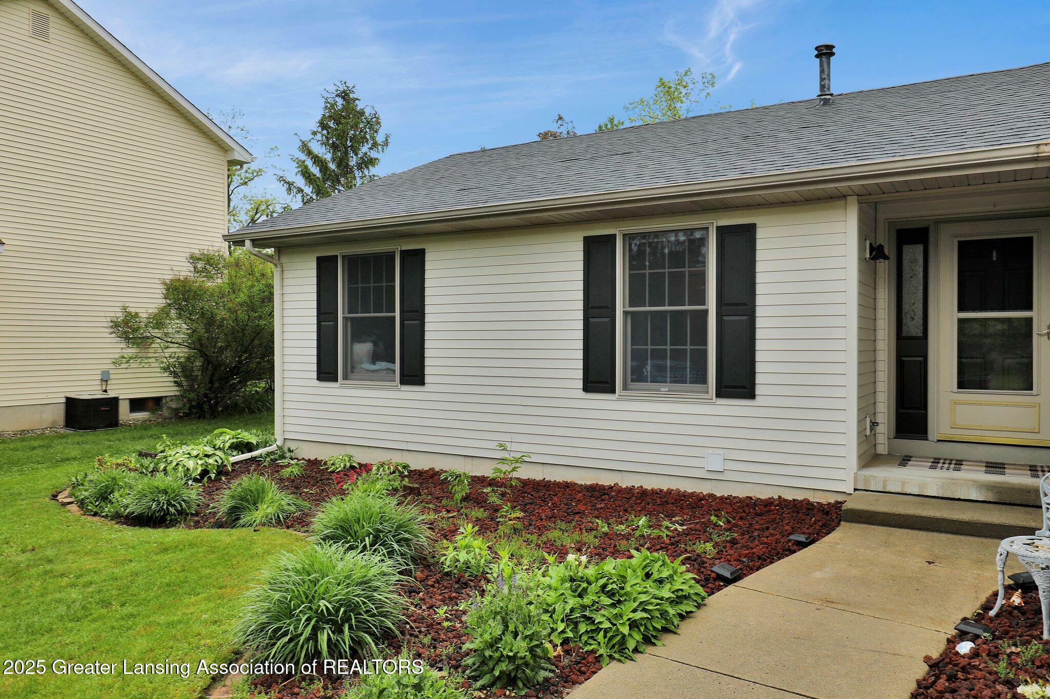 Property Photo: 722 Fieldview Drive MI 48837