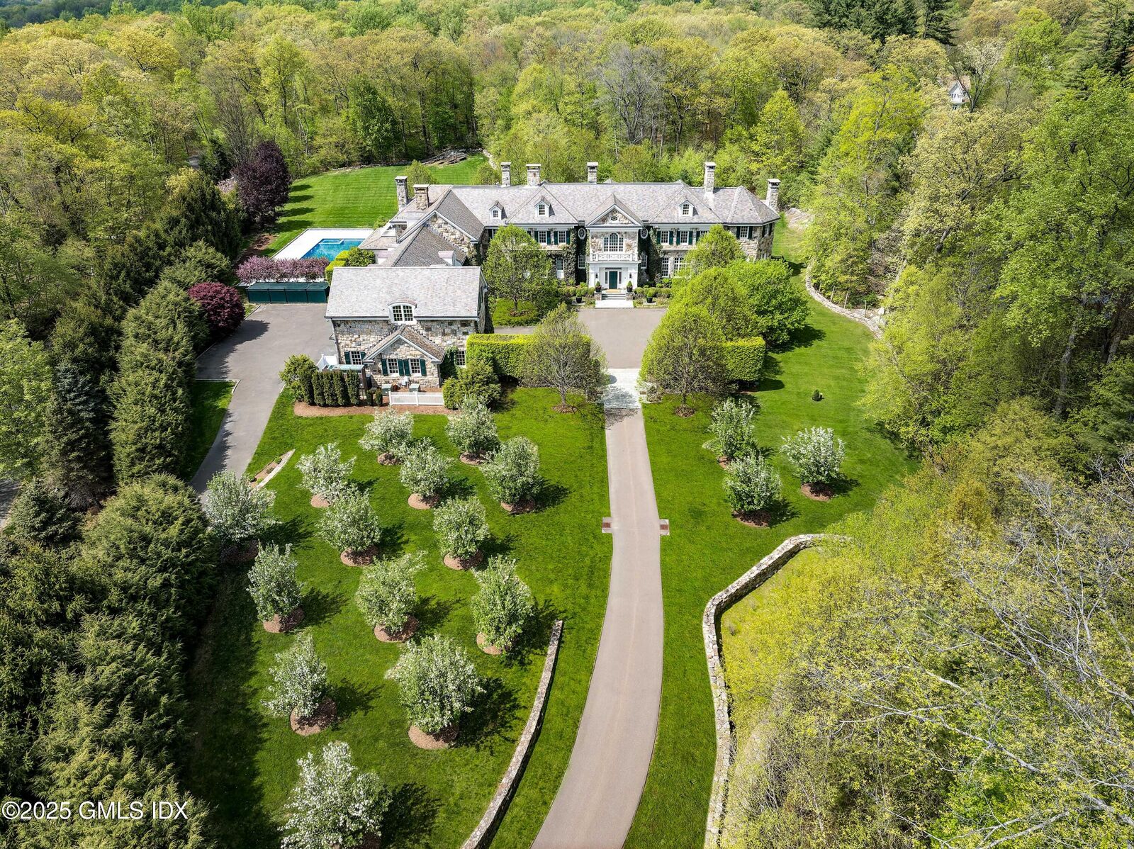 Property Photo:  11 Langhorne Lane  CT 06831 