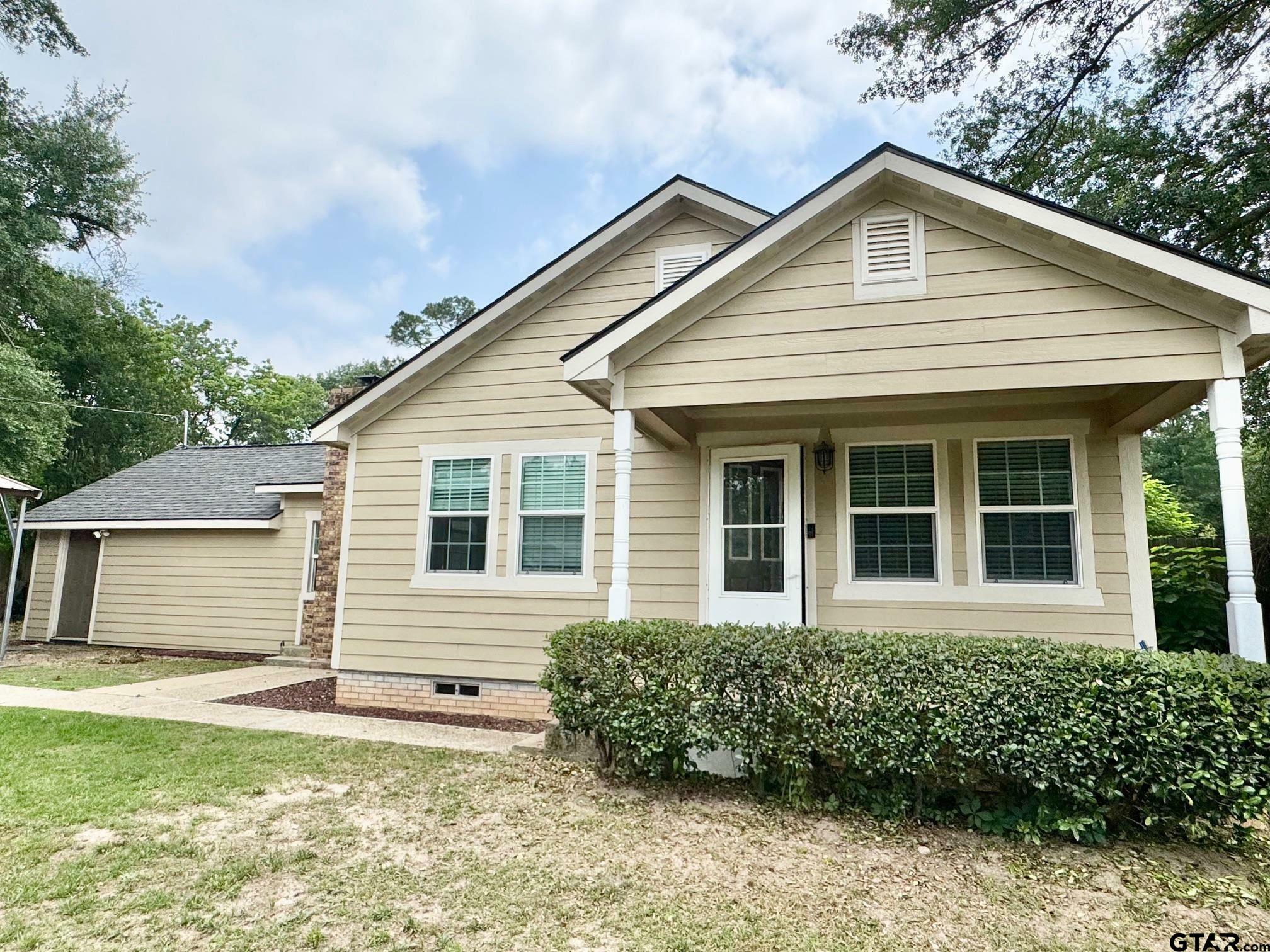 Property Photo: 606 Glazner TX 75765