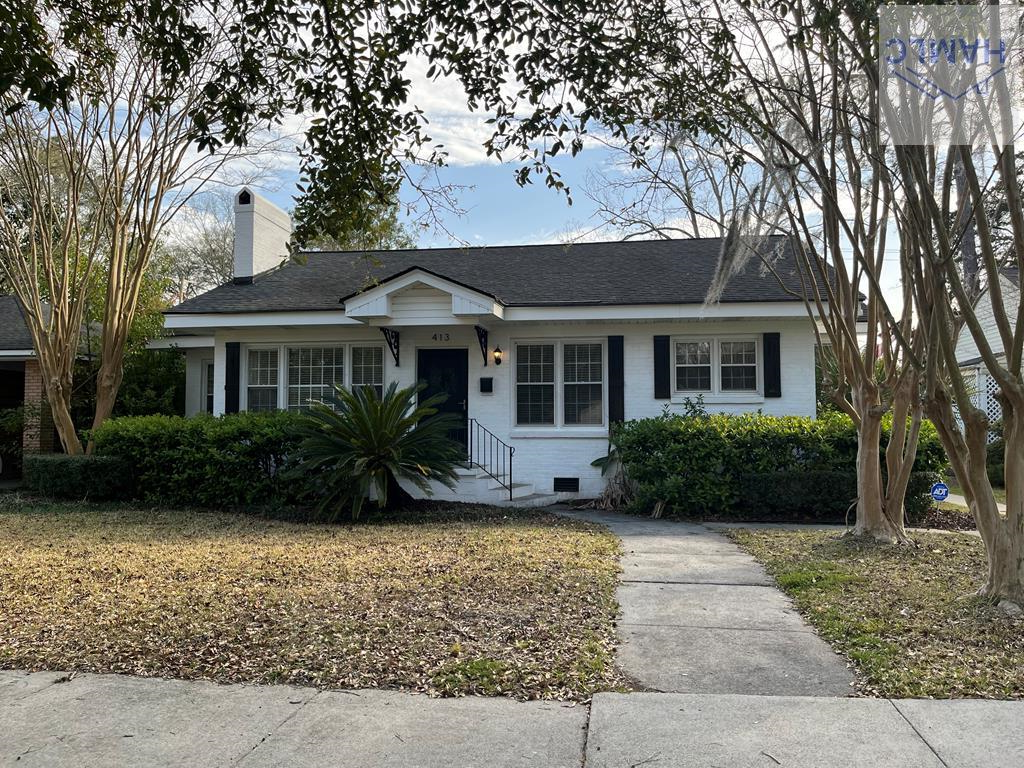 Property Photo: 413 E 60th Street GA 31405