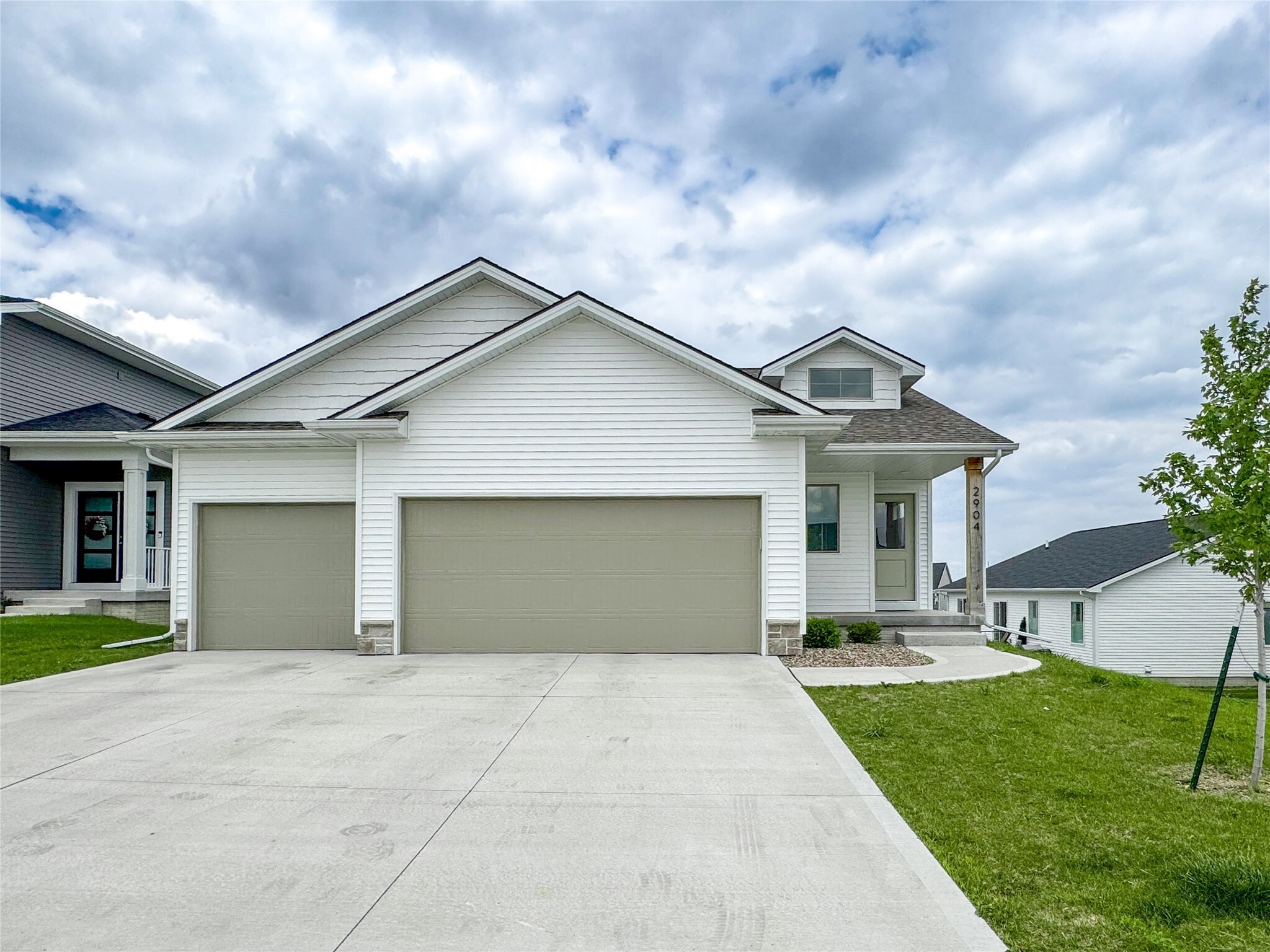 2904 Bluebell Lane  Pella IA 50219 photo