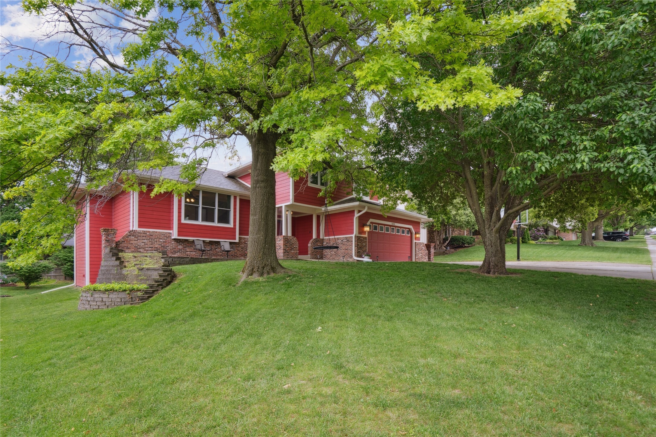 Property Photo: 1645 NW 101st Street IA 50325