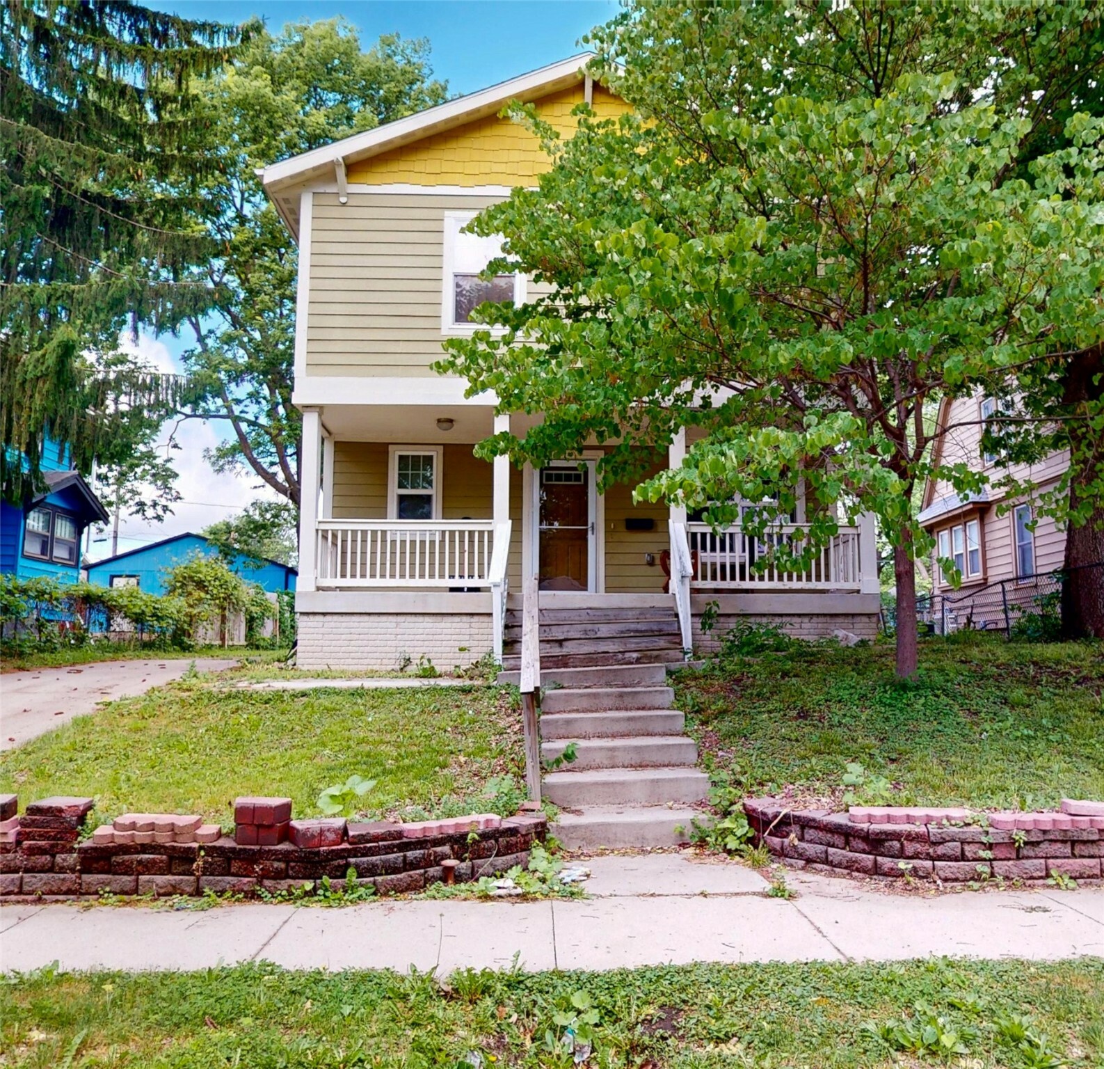 Property Photo: 1534 18th Street IA 50314