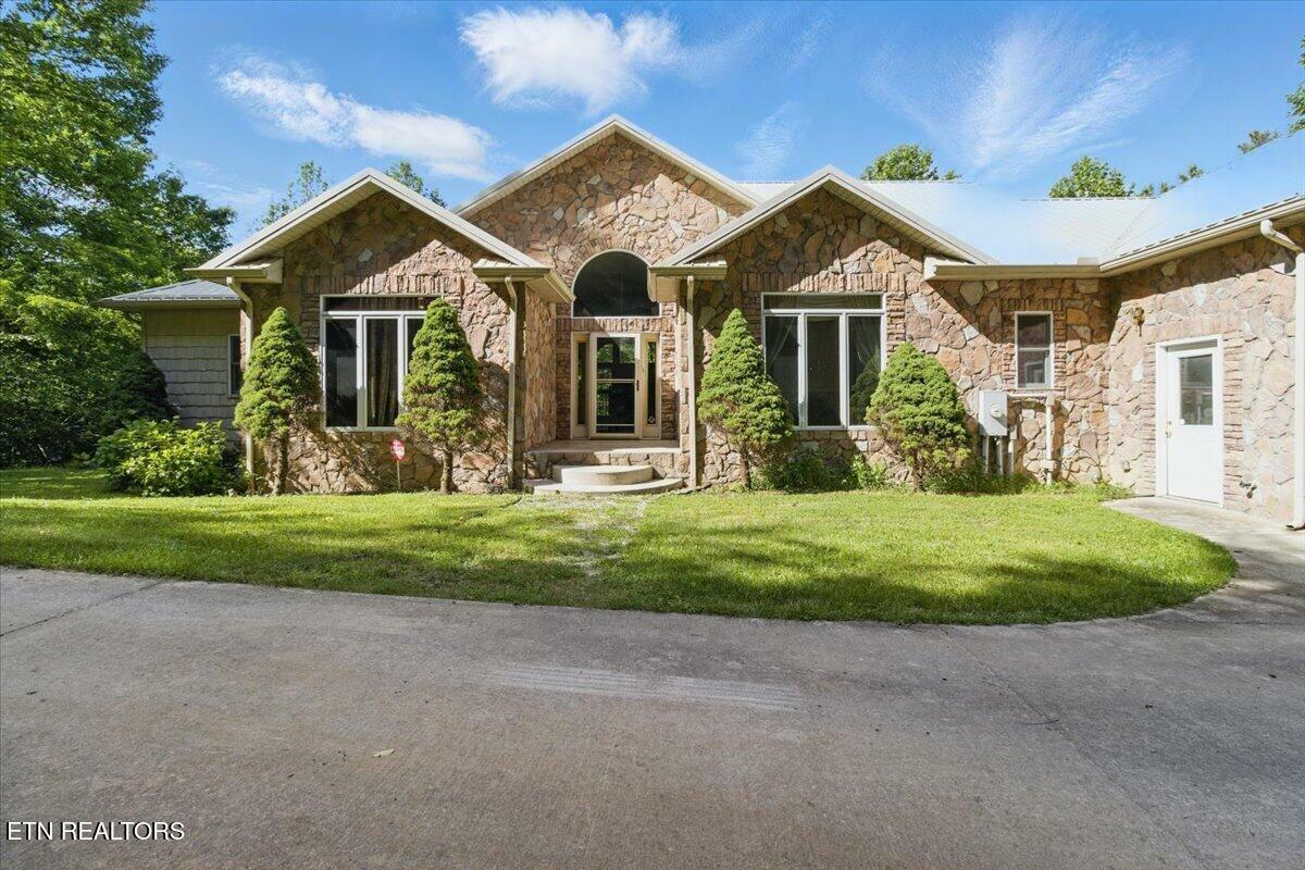 Property Photo:  383 Maiden Lane  TN 37870 