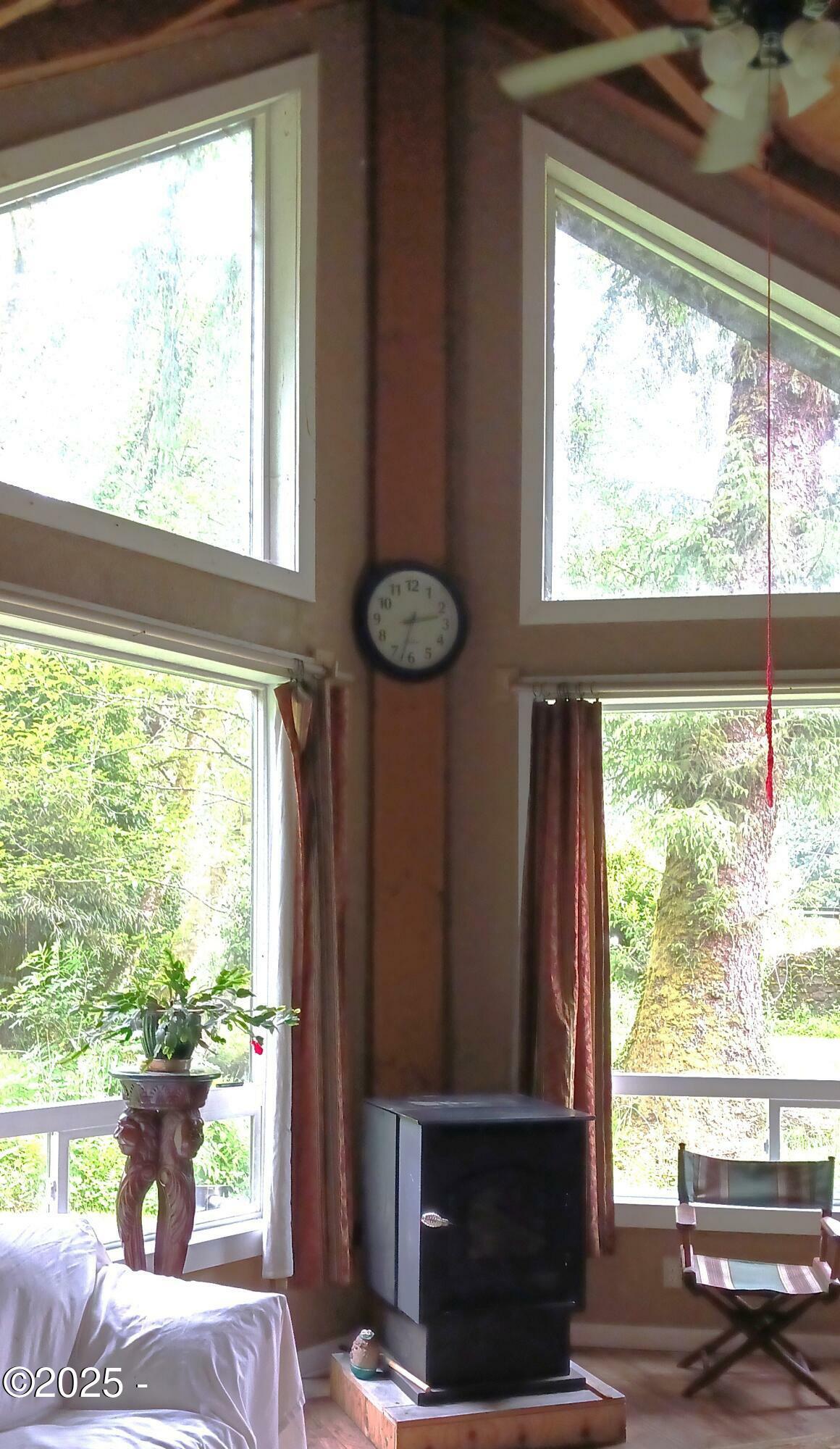 Property Photo: 30 E Risley Creek Road OR 97390