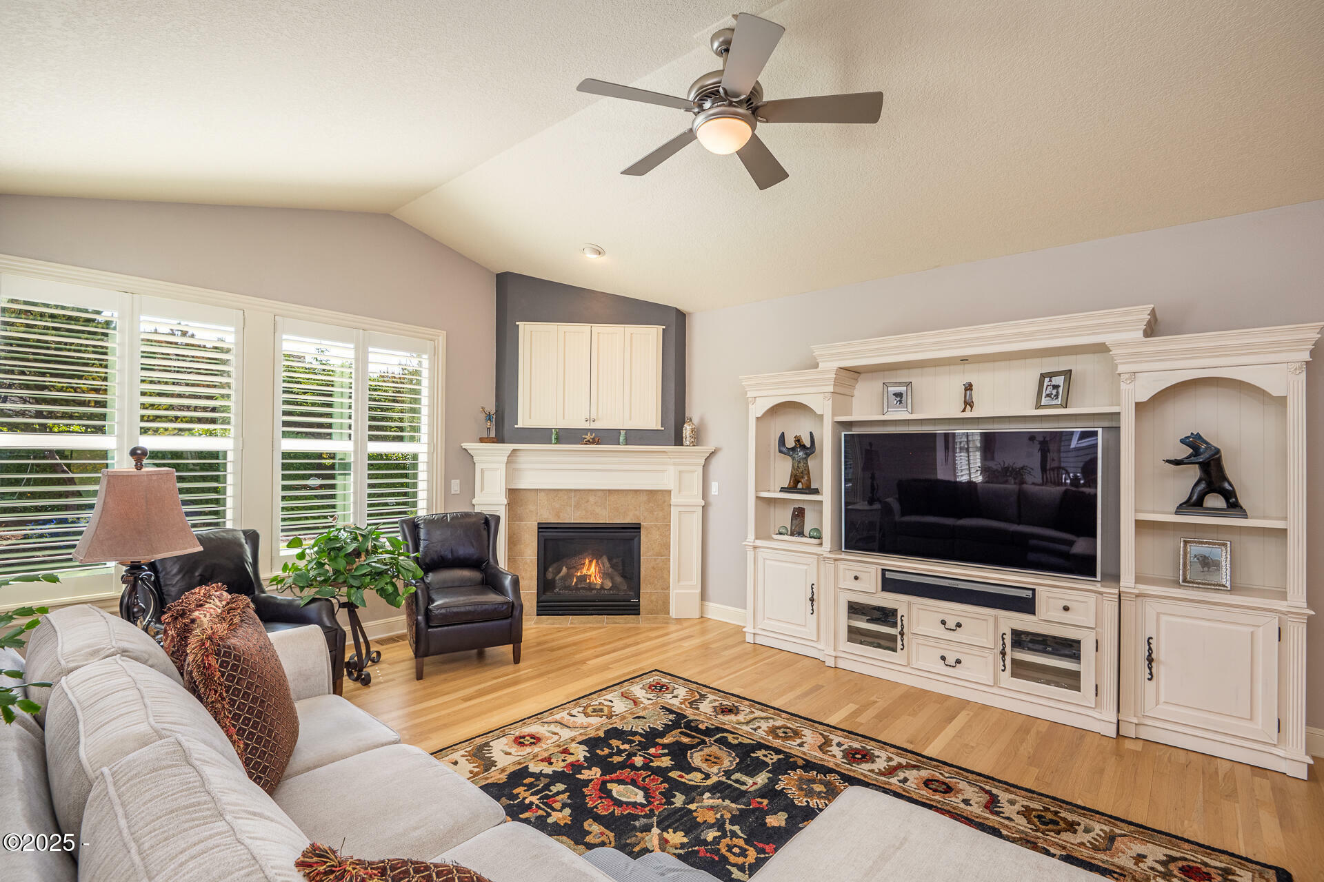 Property Photo: 5765 SW Barnacle Court OR 97366