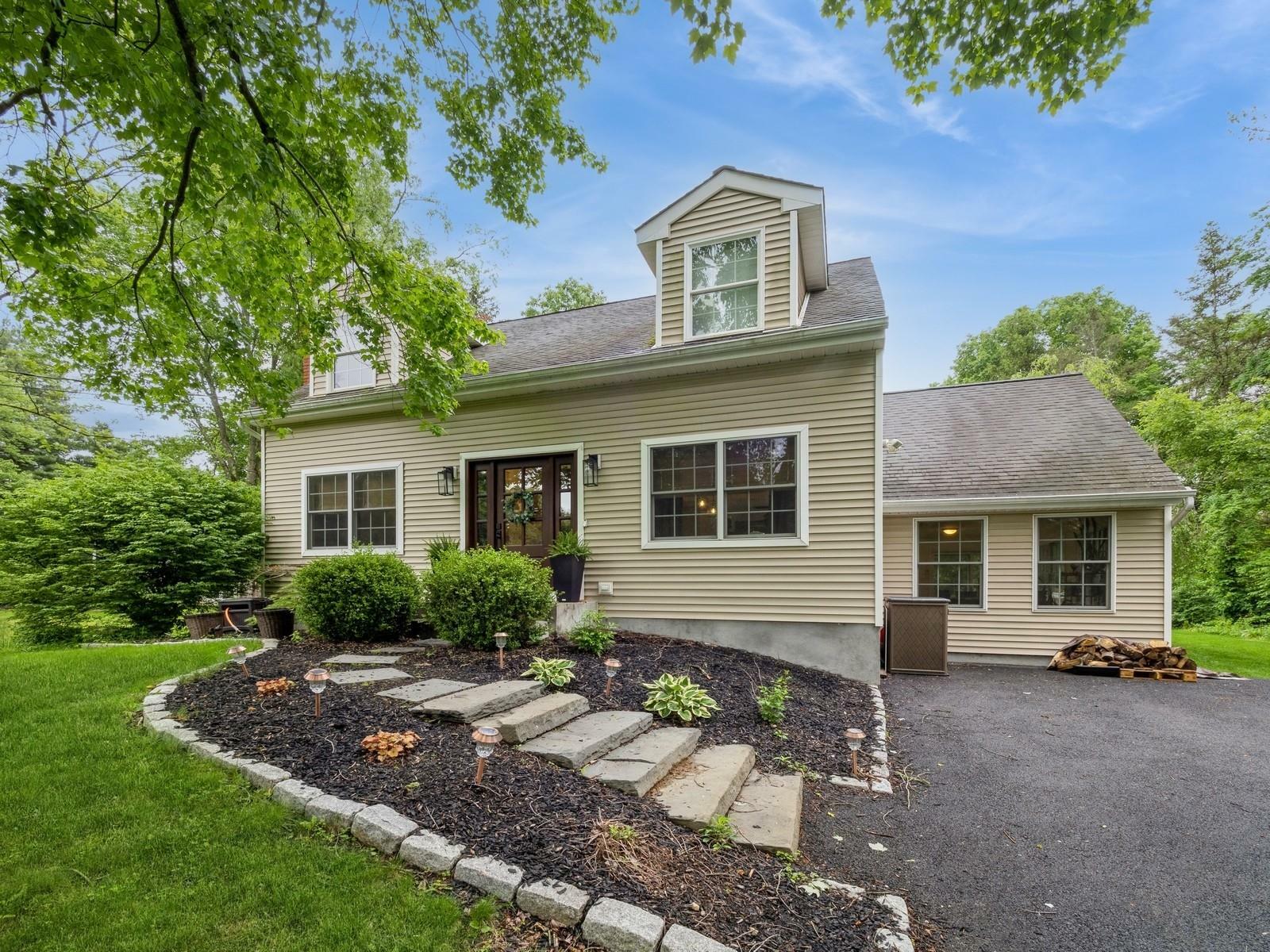 Property Photo: 7 Lenart Place NY 12533