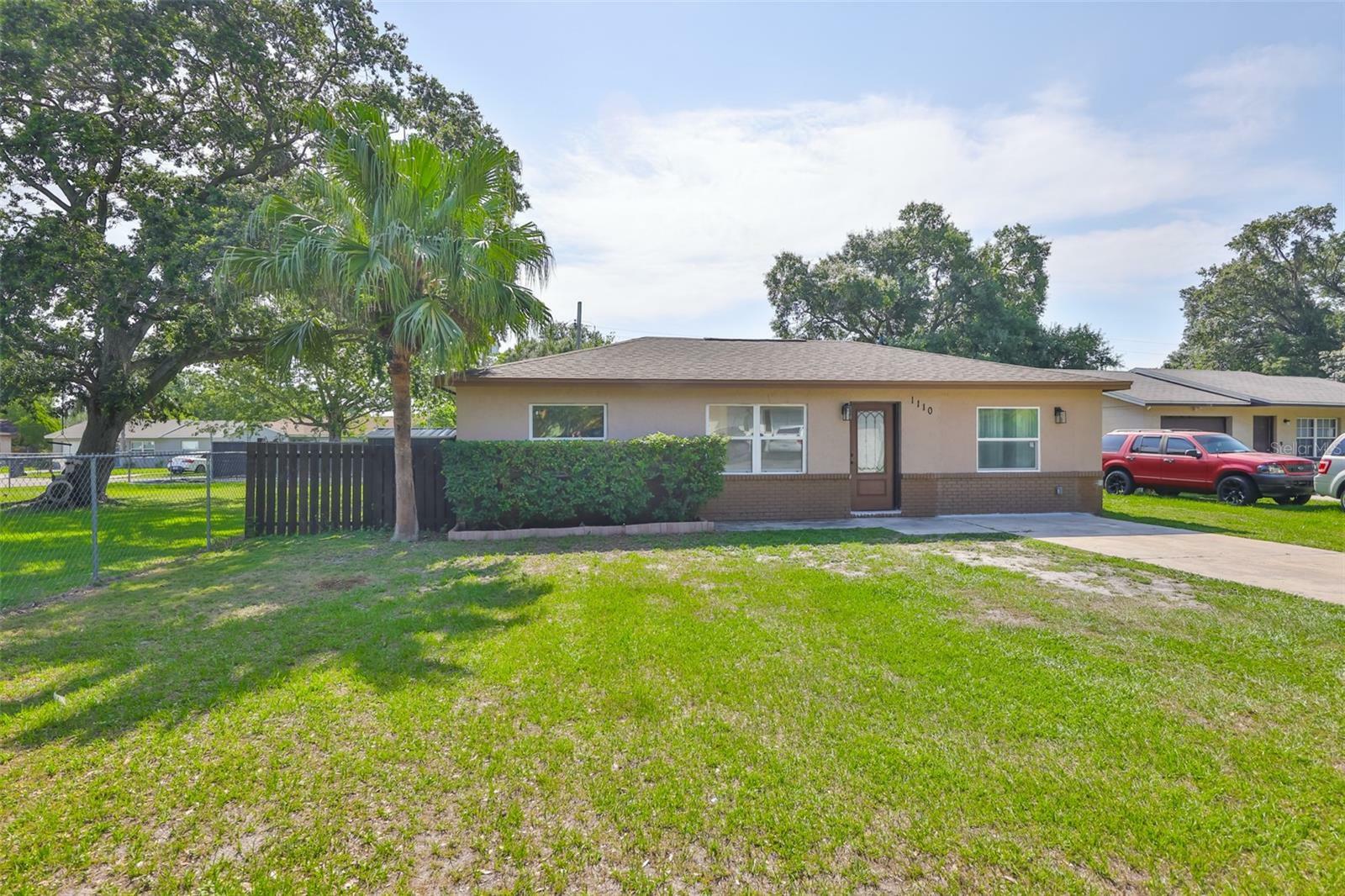 Property Photo: 1110 Waterview Boulevard E FL 33801