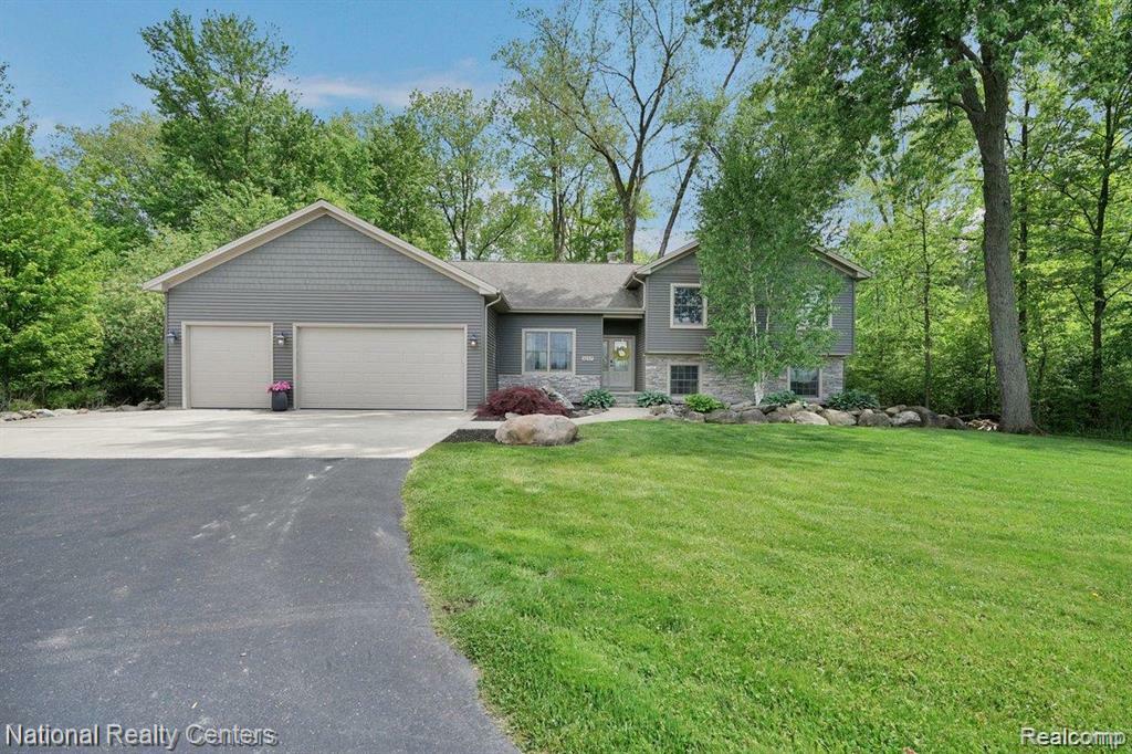 5257 Brookshire Drive  Almont MI 48003 8797 photo