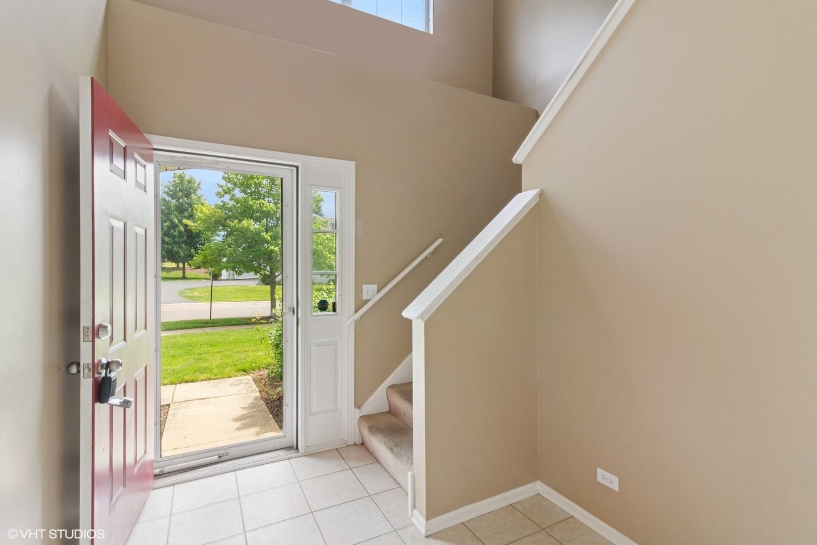 Property Photo: 406 Cascade Lane 406 IL 60543