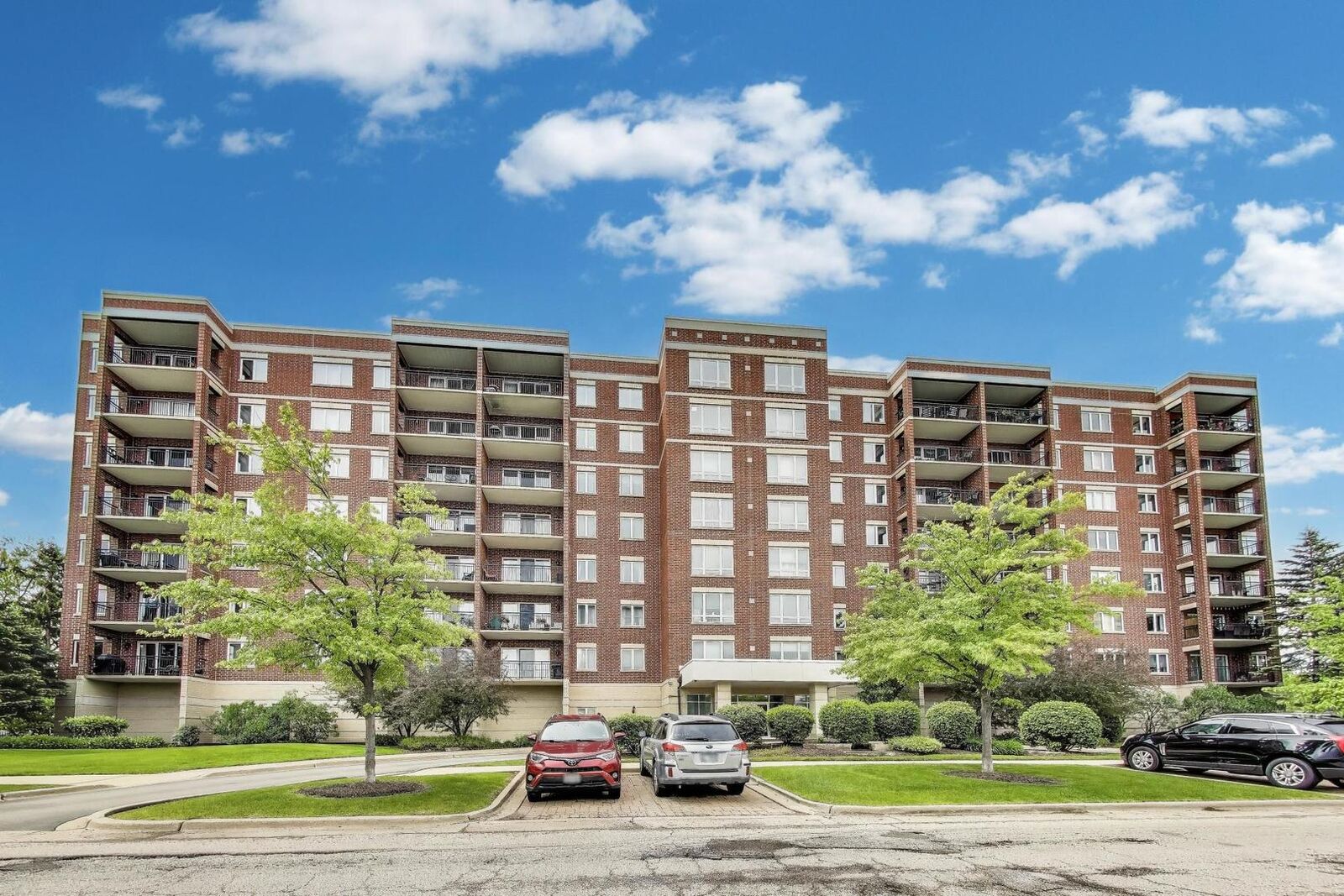 Property Photo:  5555 N Cumberland Avenue 309  IL 60656 