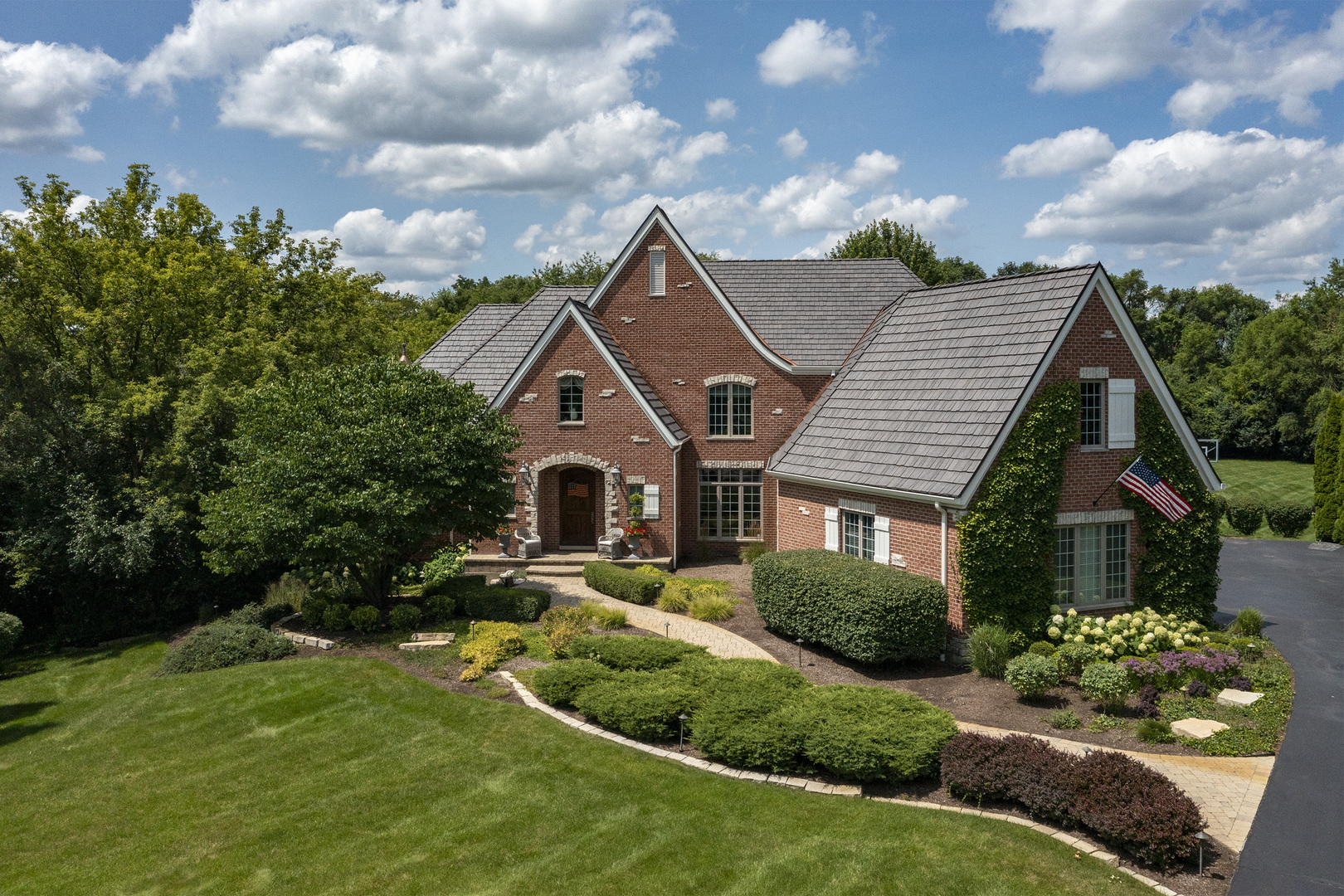 Property Photo: 26285 W Roberts Lane IL 60010