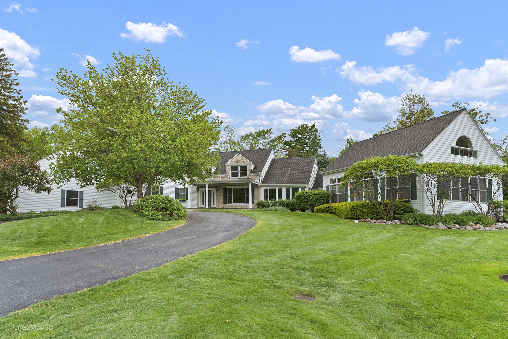 Property Photo: 110 Inverway IL 60067