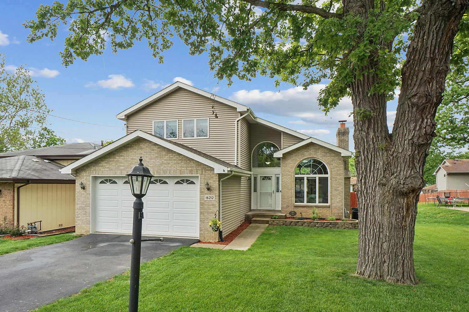 16212 Forest Avenue  Oak Forest IL 60452 photo