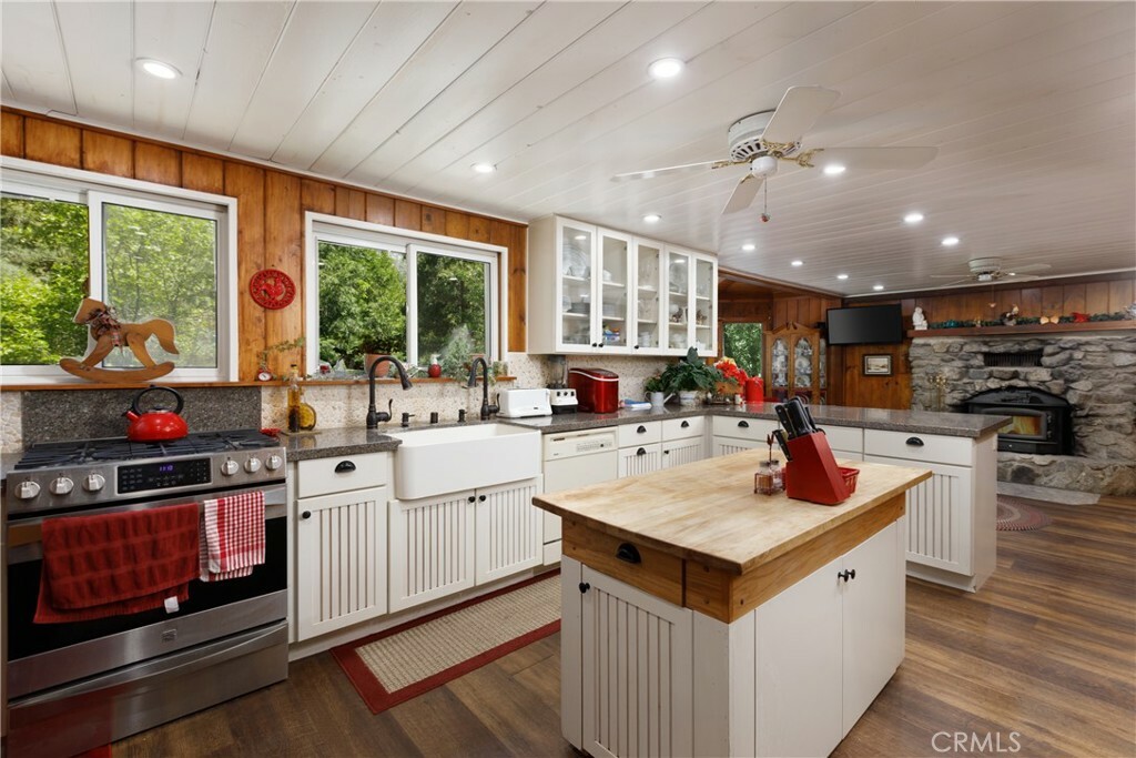 Property Photo:  9091 Mountain View Drive  CA 92339 