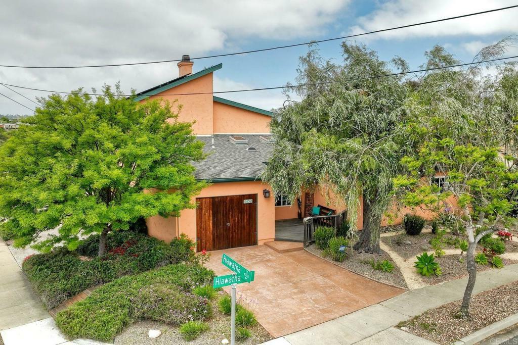Property Photo: 3850 Hiawatha Way CA 92117