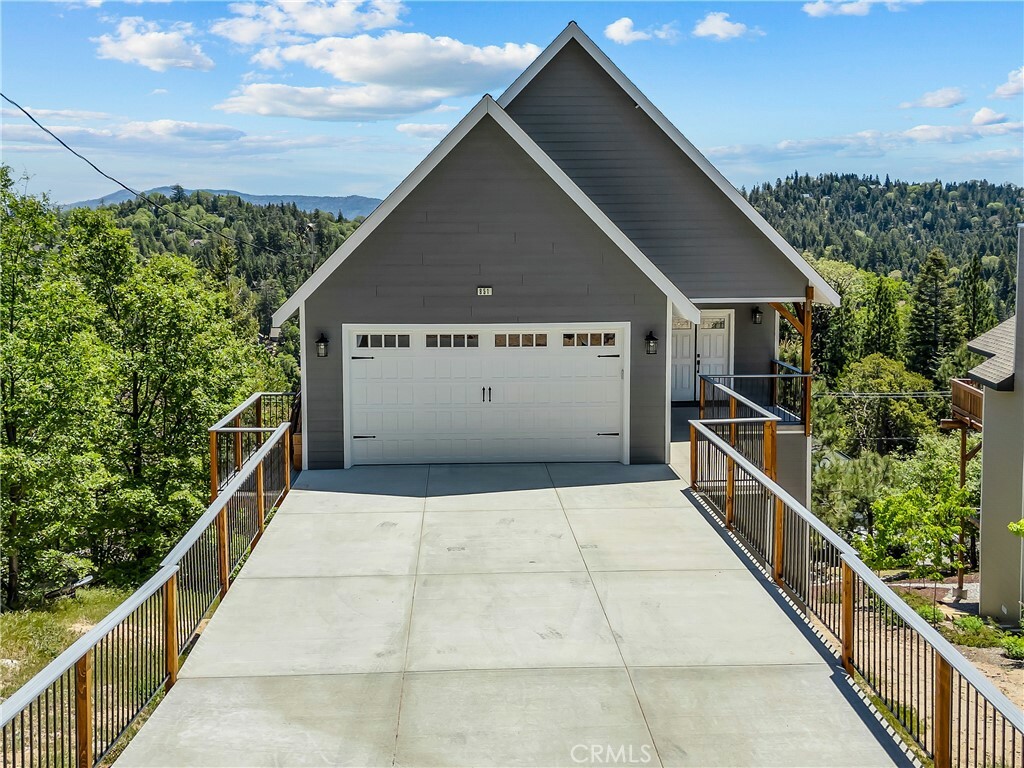 Property Photo: 851 Madera Lane CA 92352