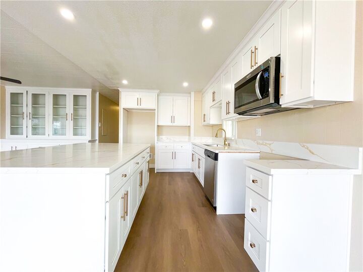 Property Photo: 170 San Mateo Circle CA 92543