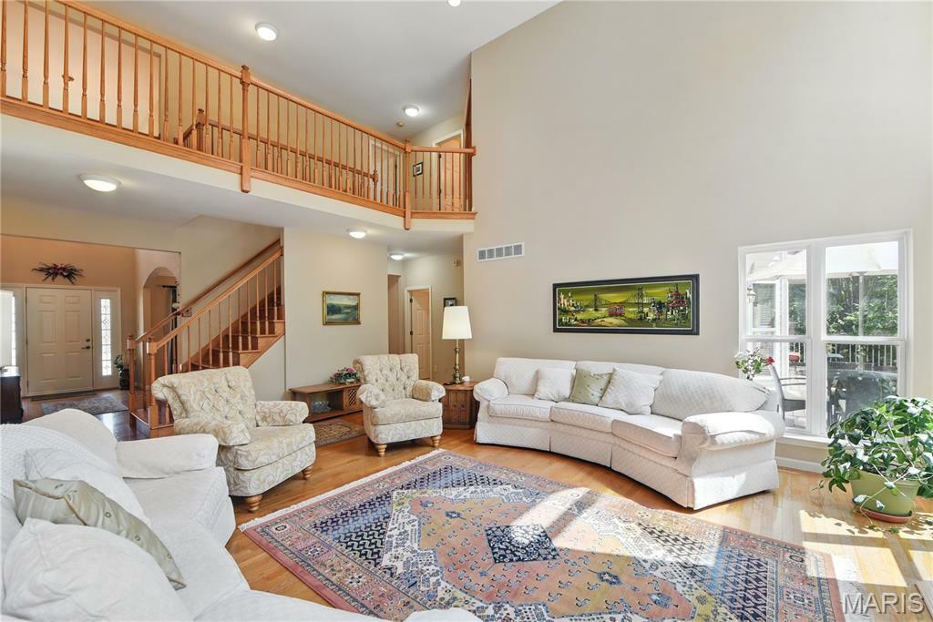 Property Photo: 727 Grand View Ridge Court Court MO 63025