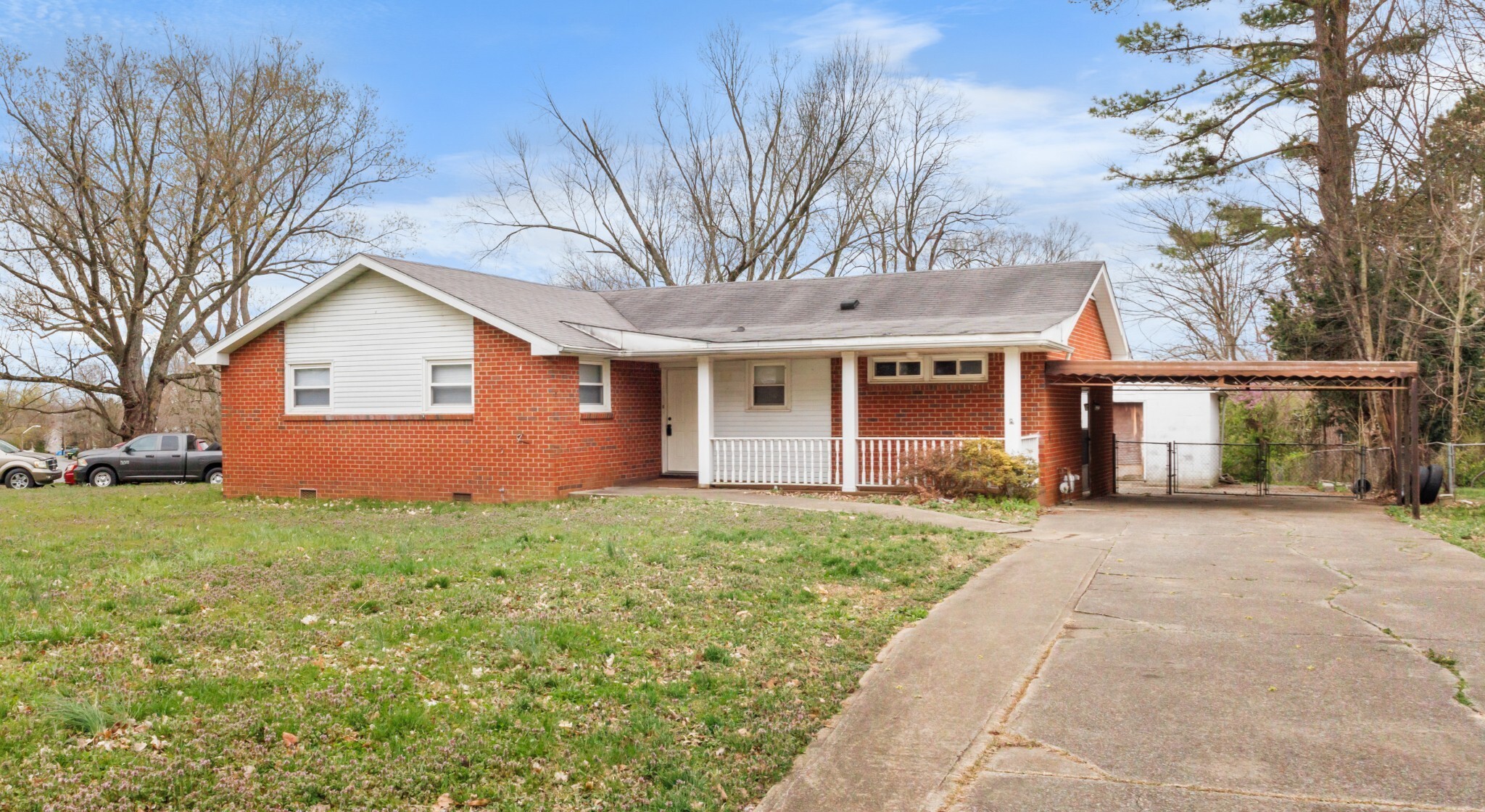 Property Photo: 310 Sheriff Dr TN 37042
