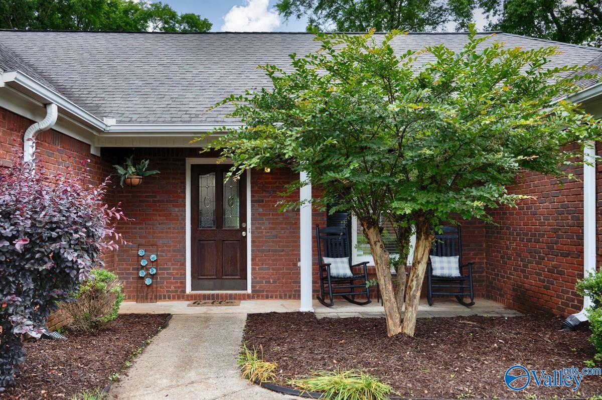 Property Photo:  105 Chinook Trail  AL 35758 