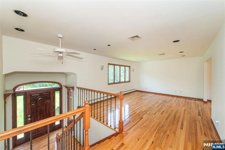 Property Photo: 36 Bellows Lane NJ 07082
