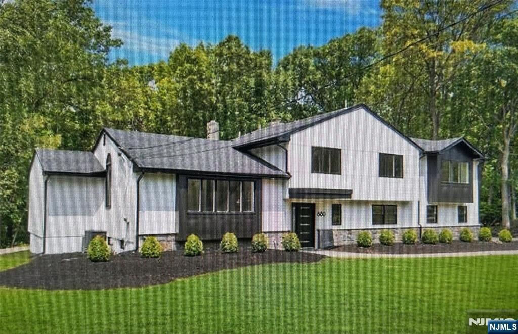 Property Photo:  880 Briarwoods Road  NJ 07417 