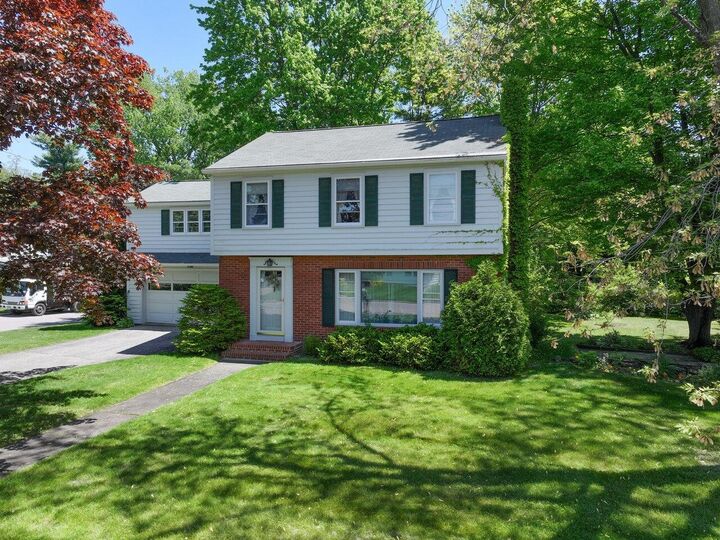 162 Crescent Road  Burlington VT 05401 photo