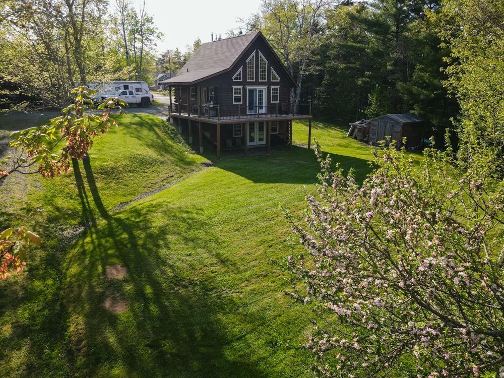 Property Photo: 202 Lakecrest Drive NS B0N 1Z0