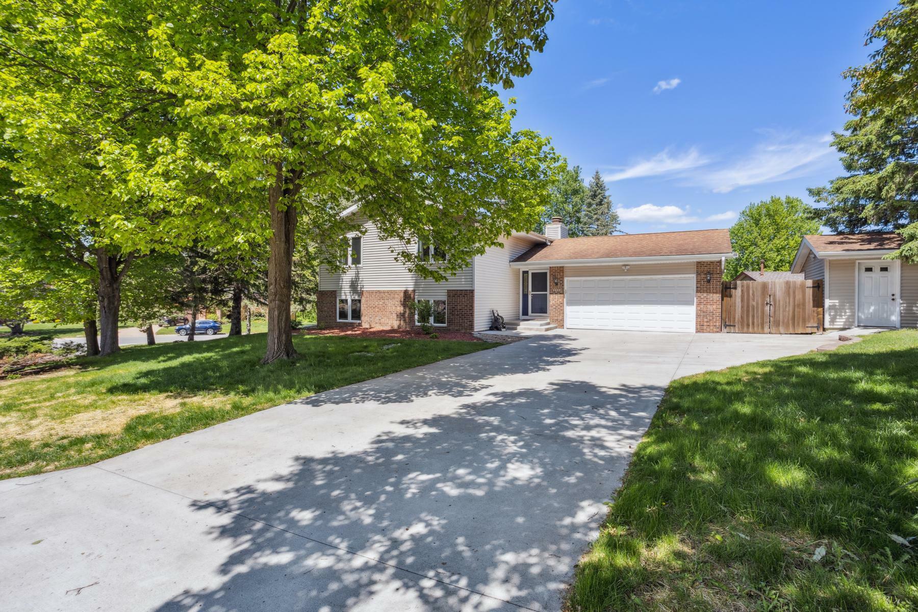 Property Photo: 1112 Gabbert Circle MN 55123