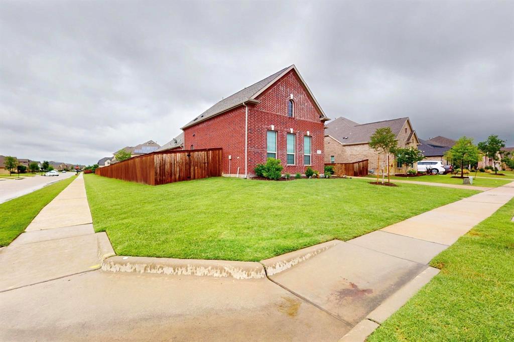 Property Photo: 1429 Shooting Star Drive TX 76052