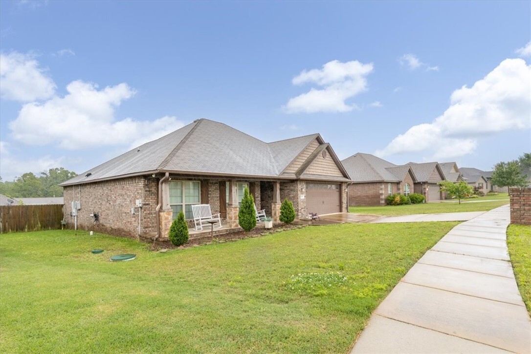 Property Photo: 809 Dollar Street AR 72718
