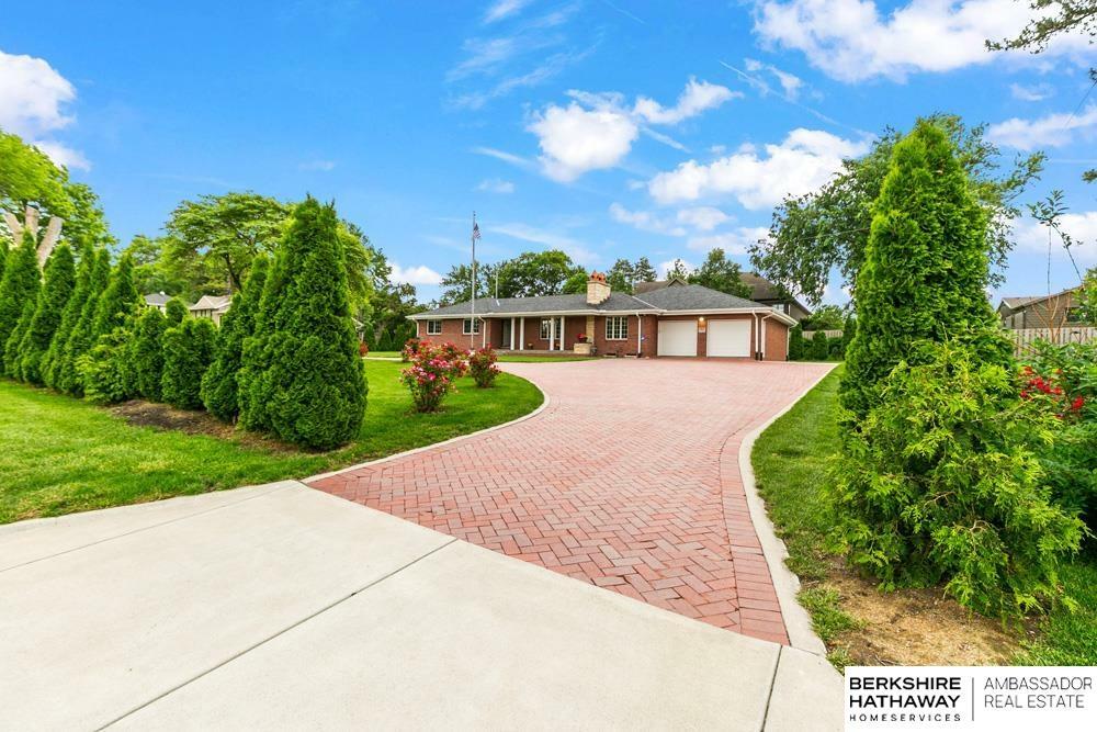 Property Photo: 9507 Chicago Street NE 68114