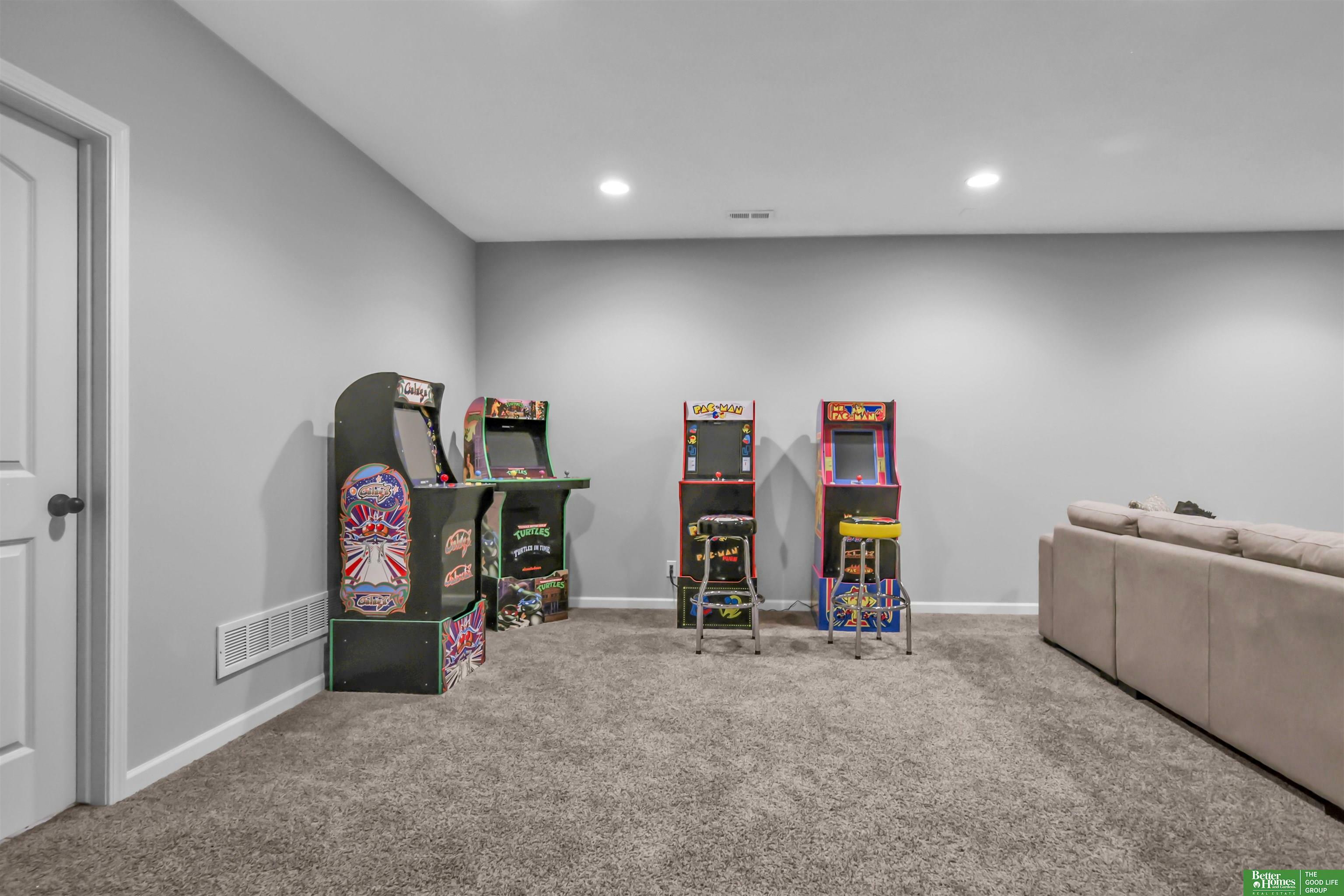 Property Photo: 6011 S 193rd Street NE 68135