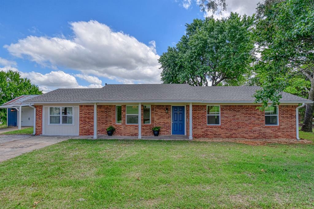 Property Photo: 272 W Water Front Drive OK 73067