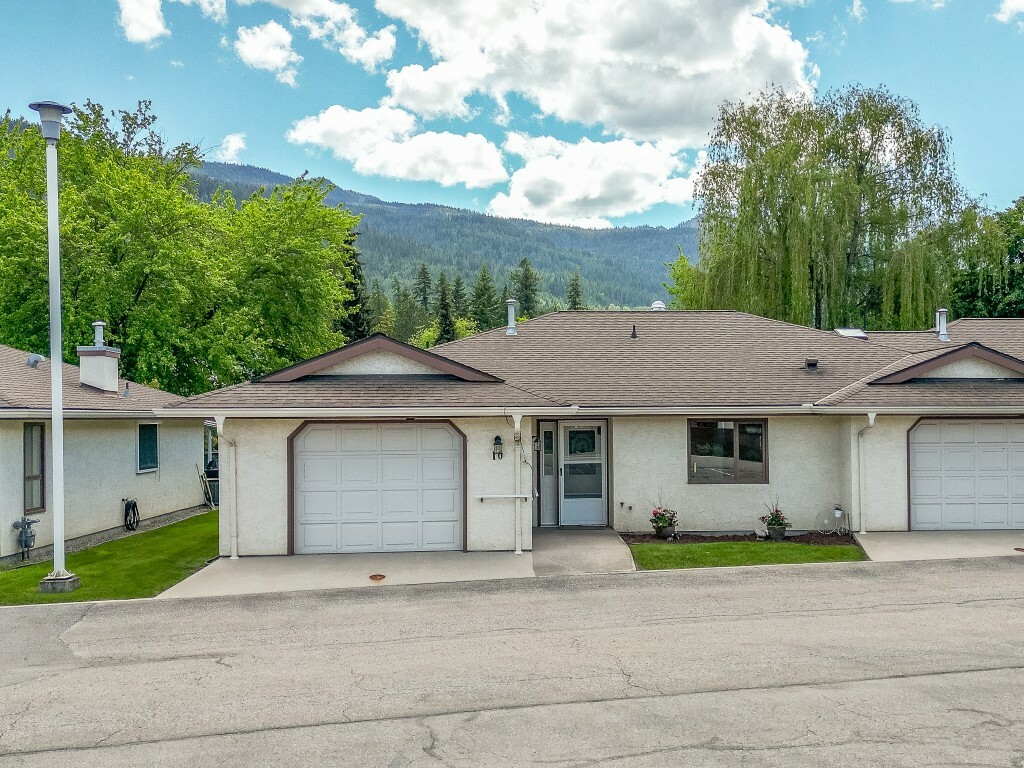 Photo de la propriété: 151 8 Avenue SW 10 BC V1E 1B9