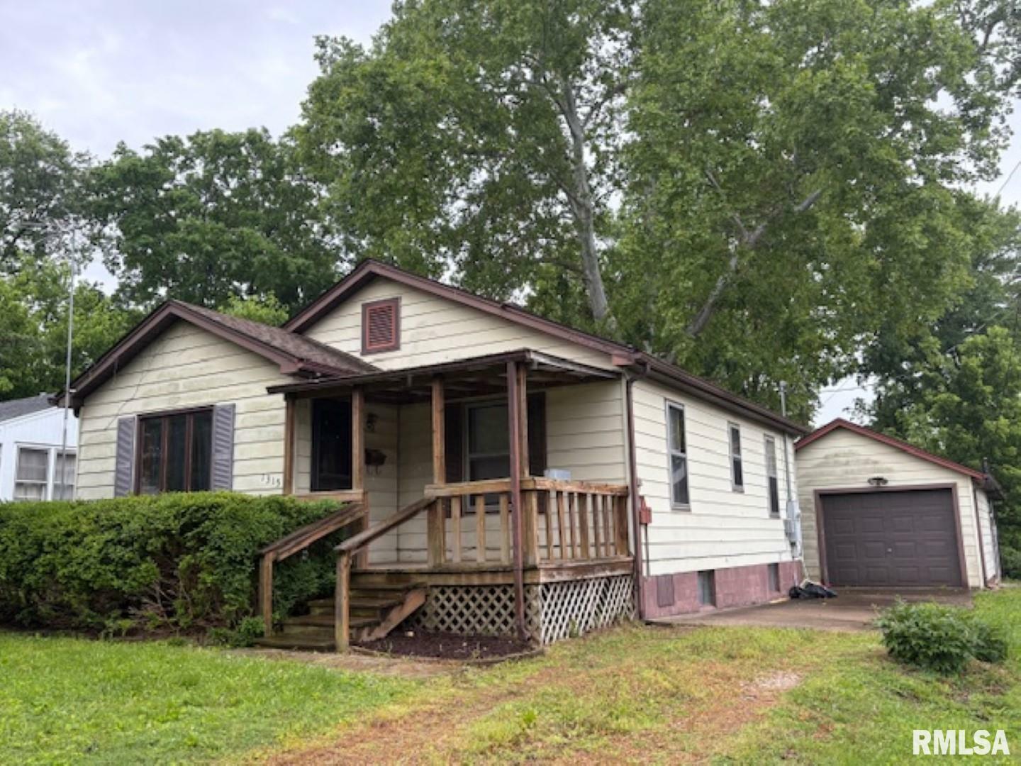 Property Photo: 1315 Gartside Street IL 62966