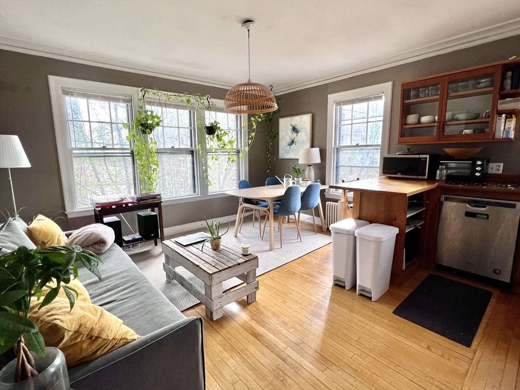 Property Photo:  34 Ash St 404  MA 02138 