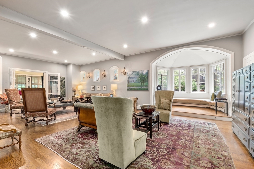 Property Photo: 74 Warren St MA 02459