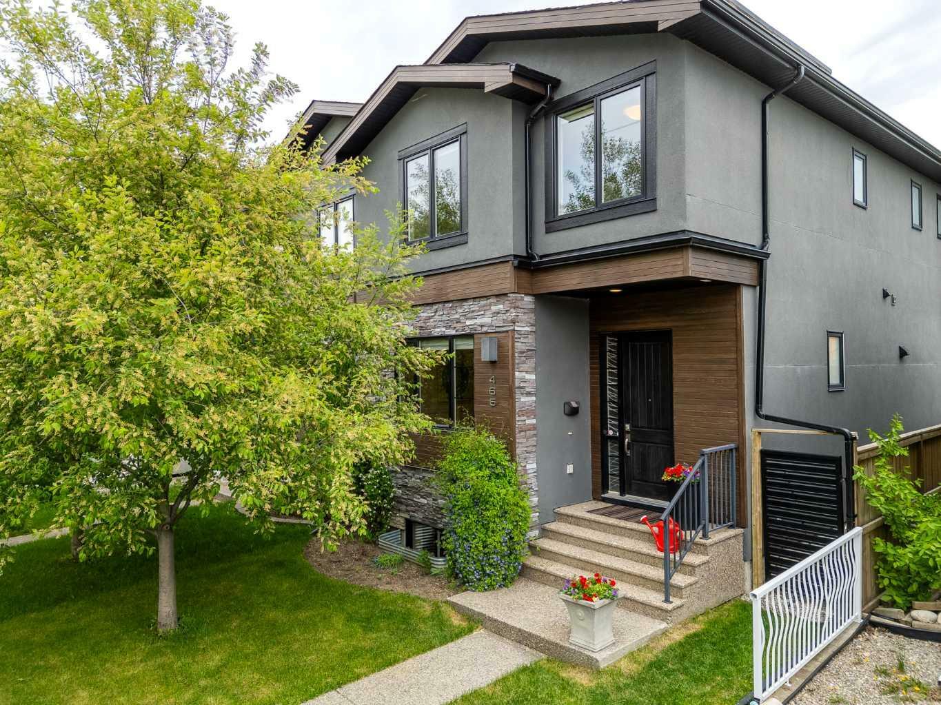 Property Photo: 465 22 Avenue NW AB T2M 1N4