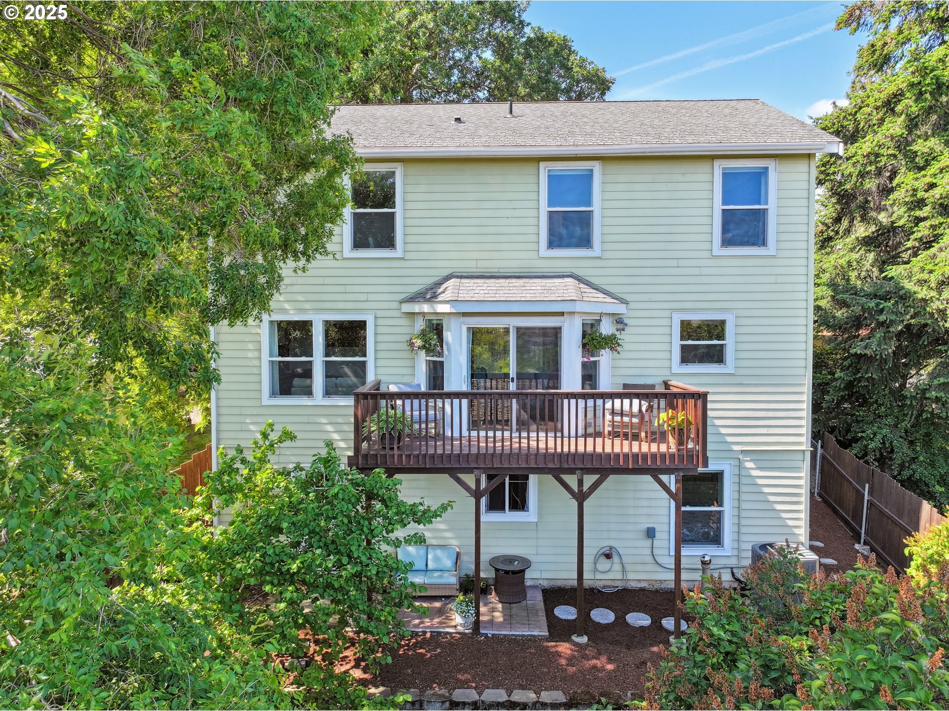 Property Photo: 315 W 13th St OR 97058