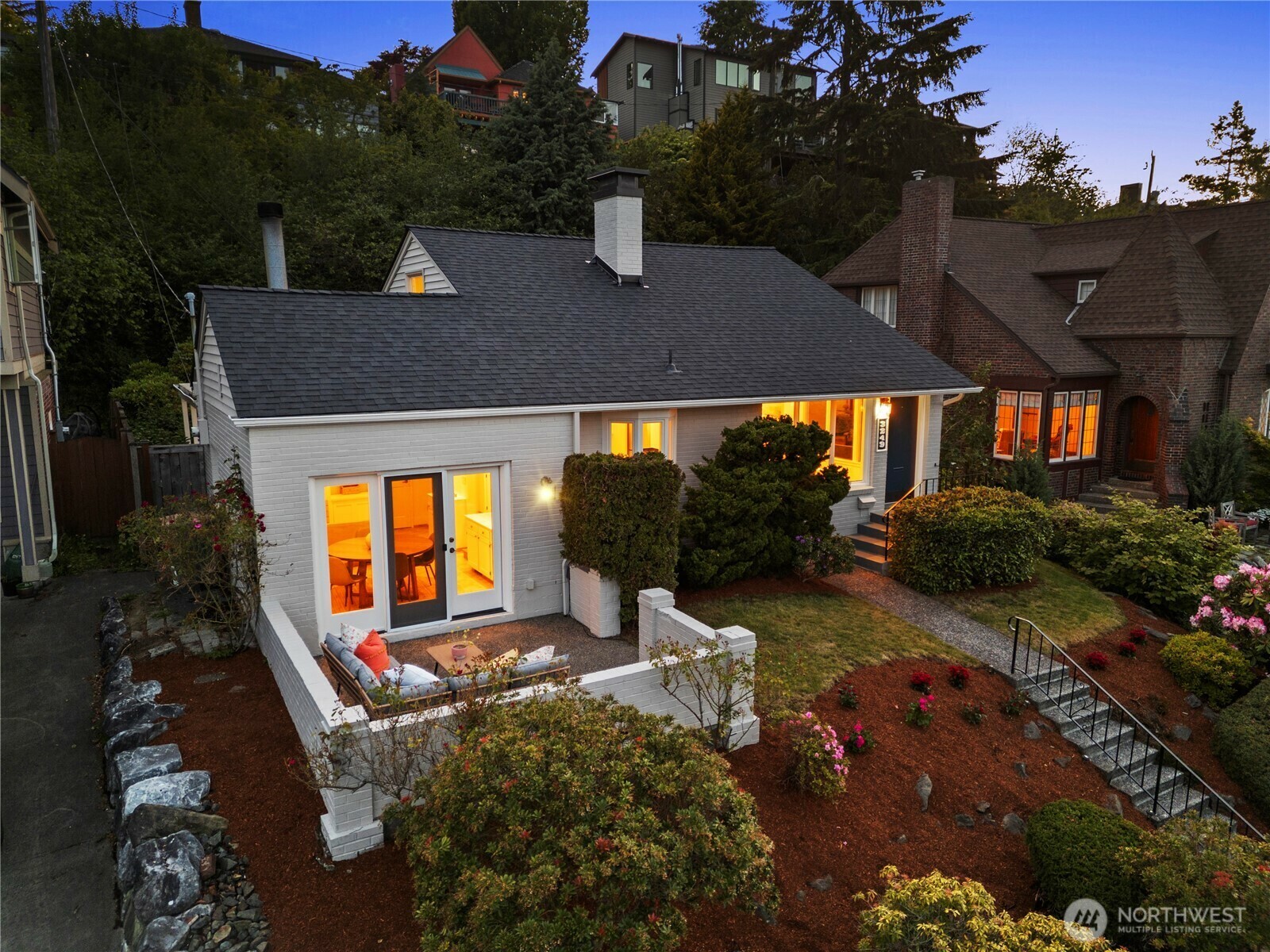 Property Photo: 3249 Conkling Place W WA 98119