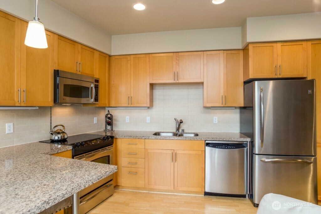 Property Photo: 170 Harbor Square Loop NE A401 WA 98110