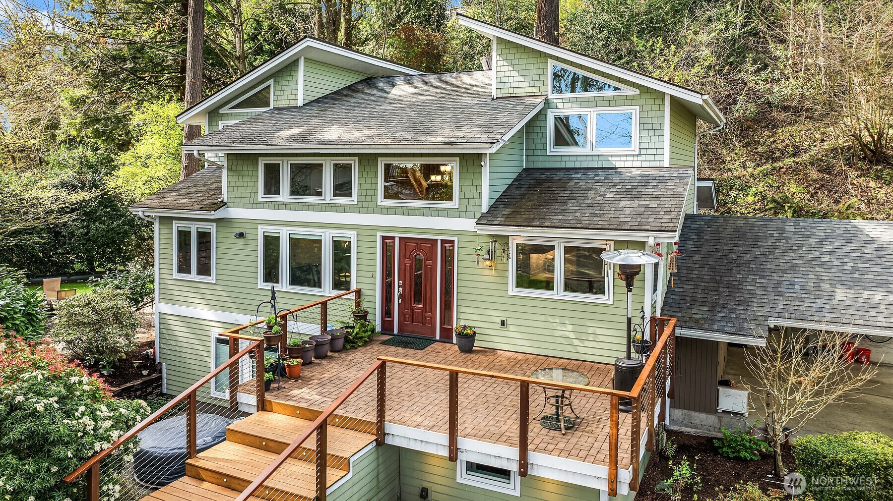 Property Photo: 8521 E Mercer Way WA 98040