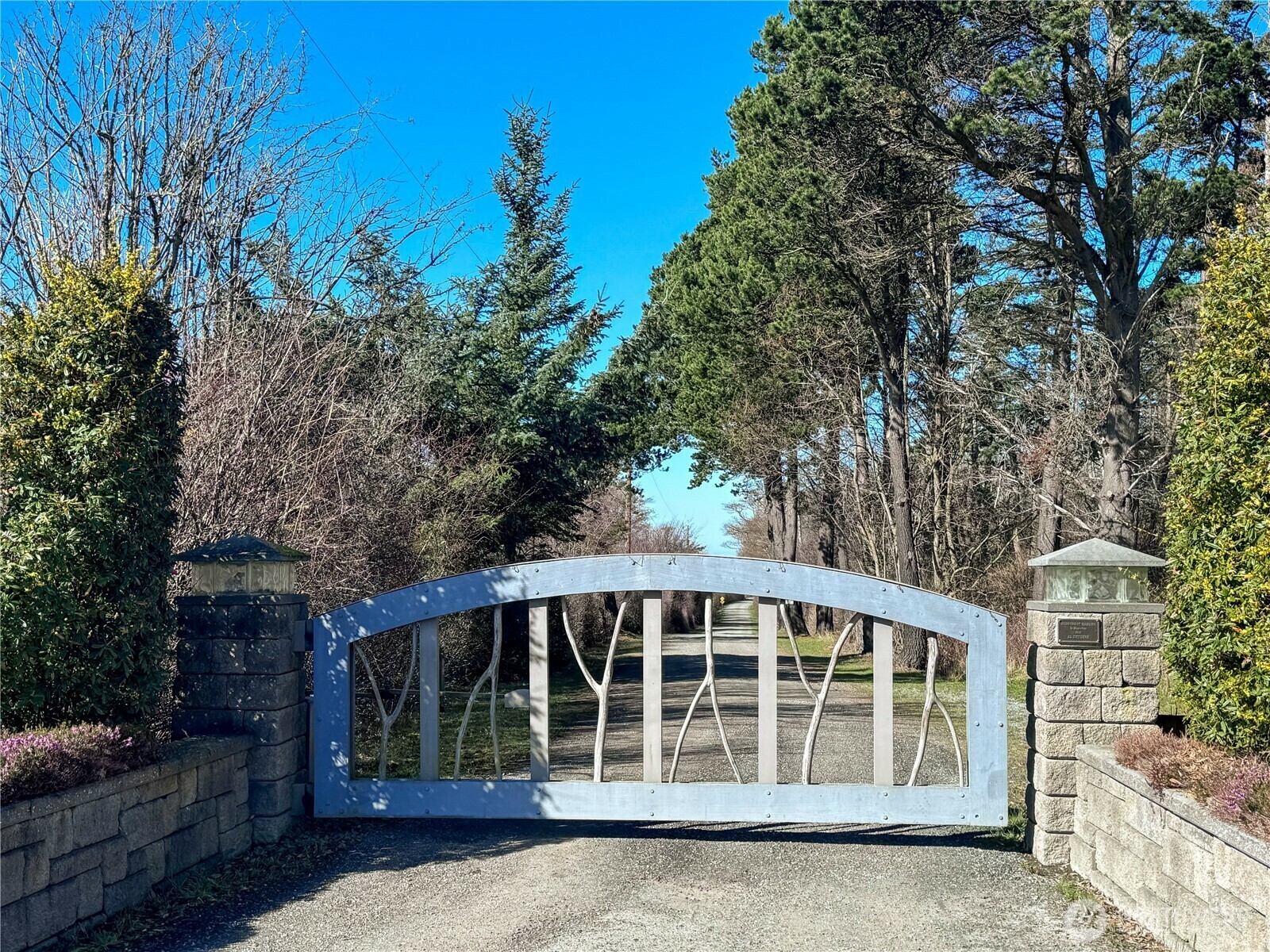 Property Photo:  4693  Surfcrest Drive  WA 98277 