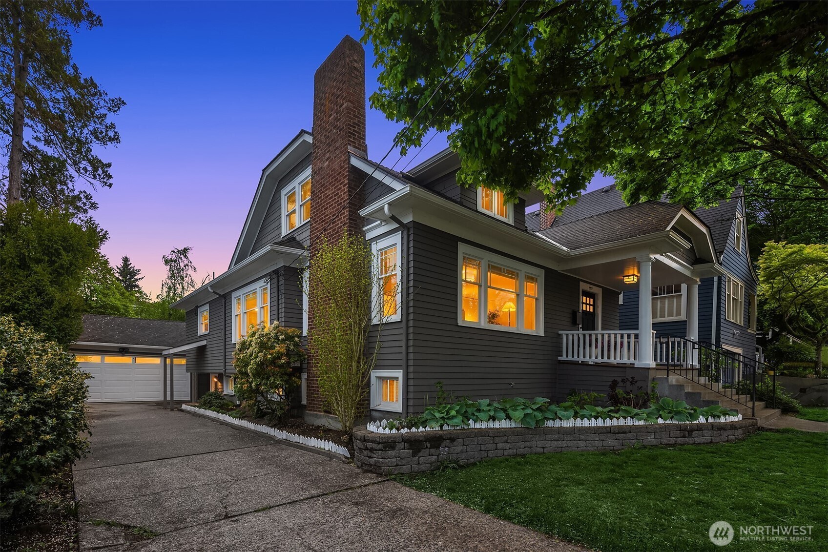 Property Photo: 2217 E Louisa Street WA 98112