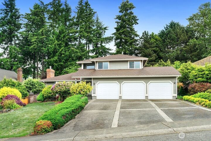 Property Photo: 1112 SW 326th Place WA 98023